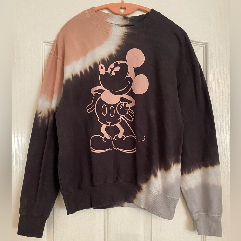 Women's Disney Mickey tie-dye Sweatshirt.
